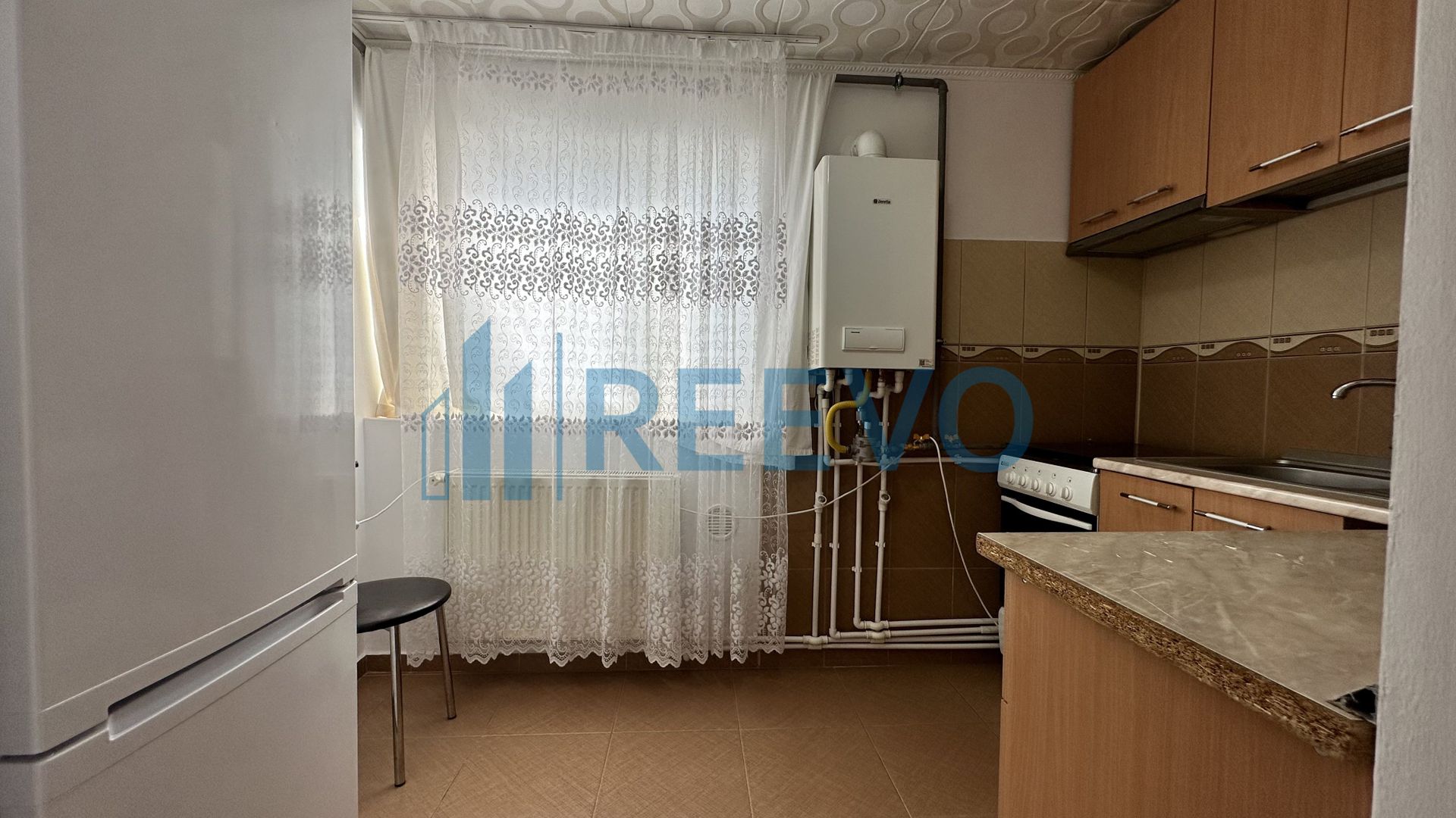 Garsonieră de vânzare în Buhuși - Poză 11