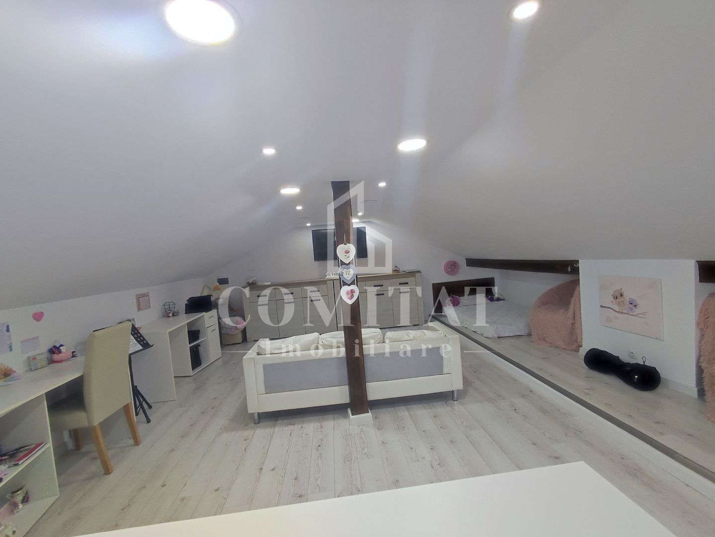 Casă cu finisaje moderne | La cheie | 4 camere | Localitatea Dezmir - Poză 13