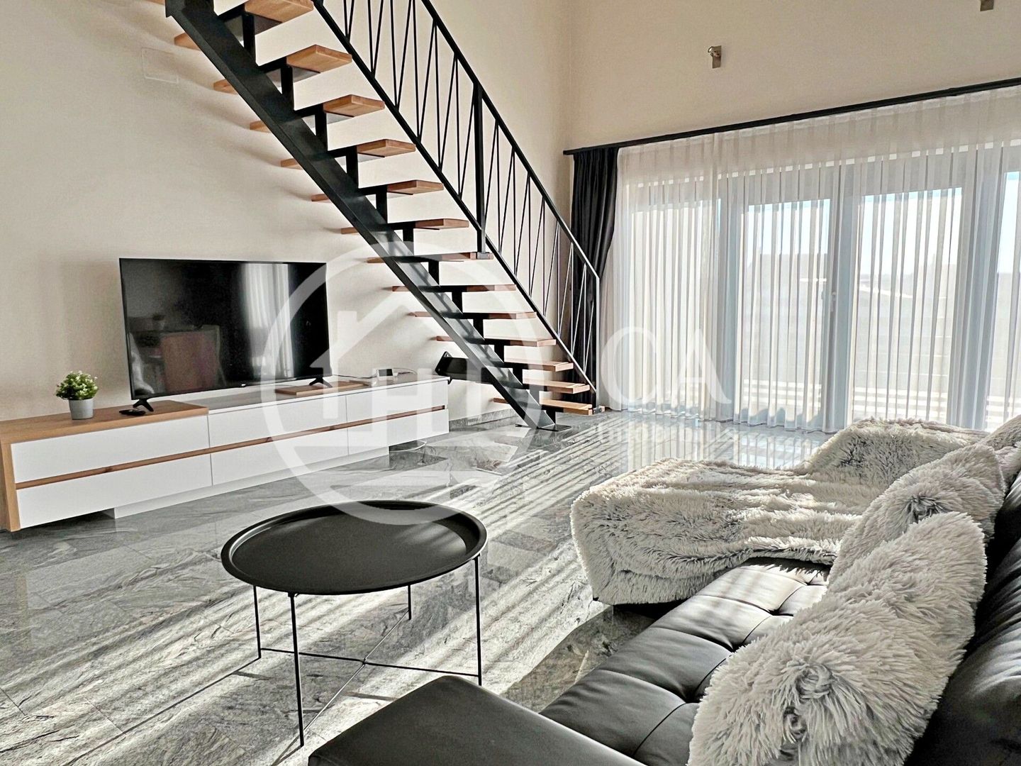 Casa de închiriat tip duplex cu 4 camere in Cihei, Oradea - Poză 2