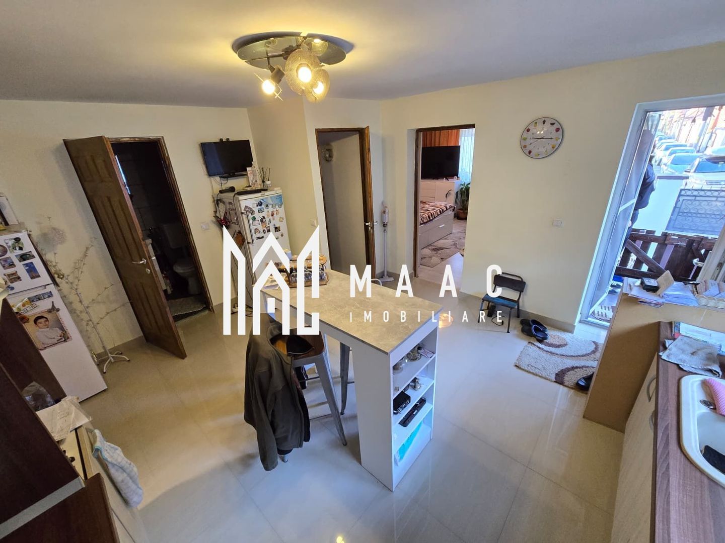 Casa 7 camere 3 bai 2 intrari Zona Garii - Poză 11