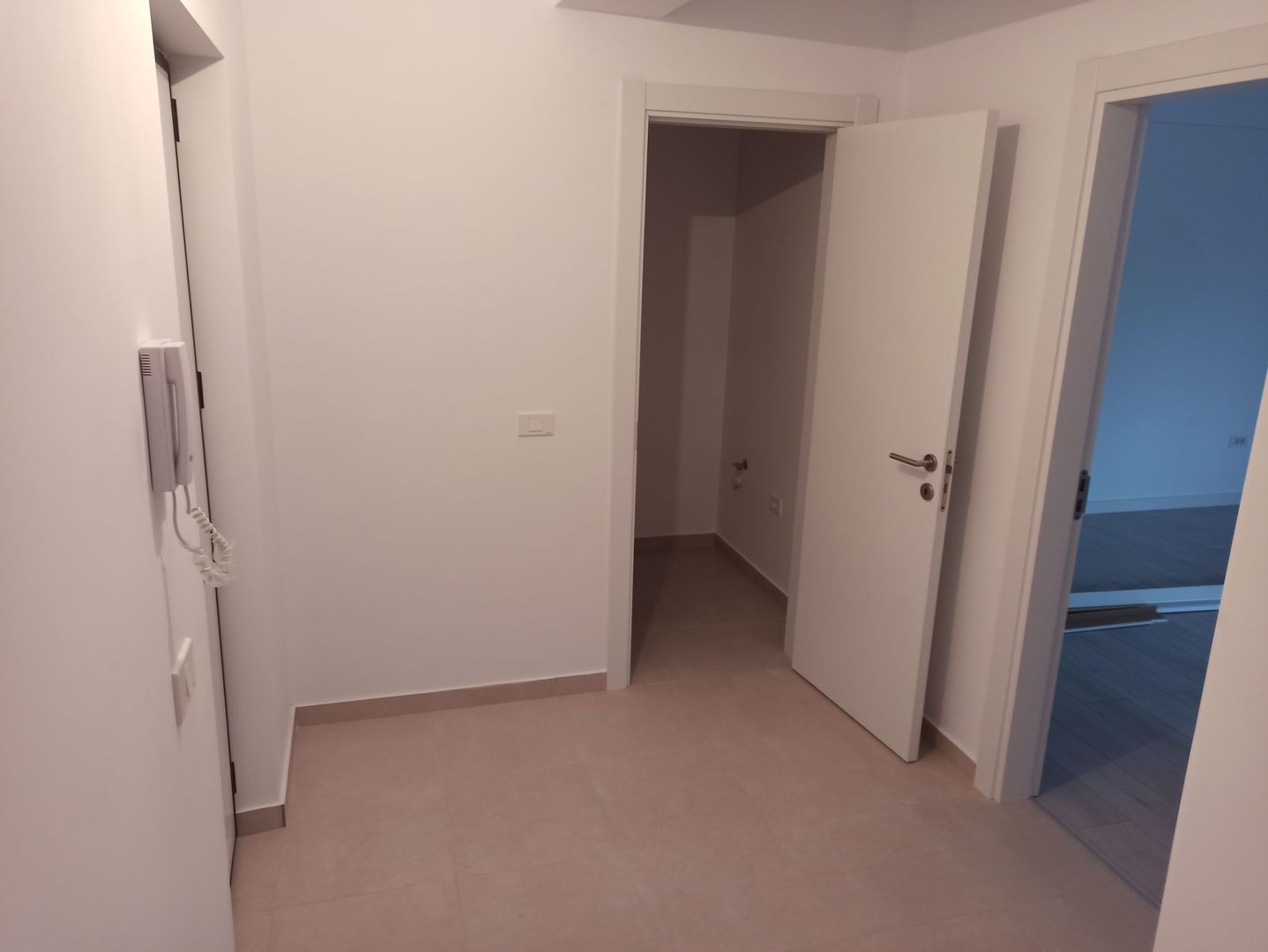 2camdec.modern/sec4,Mall Grand Arena - Poză 9