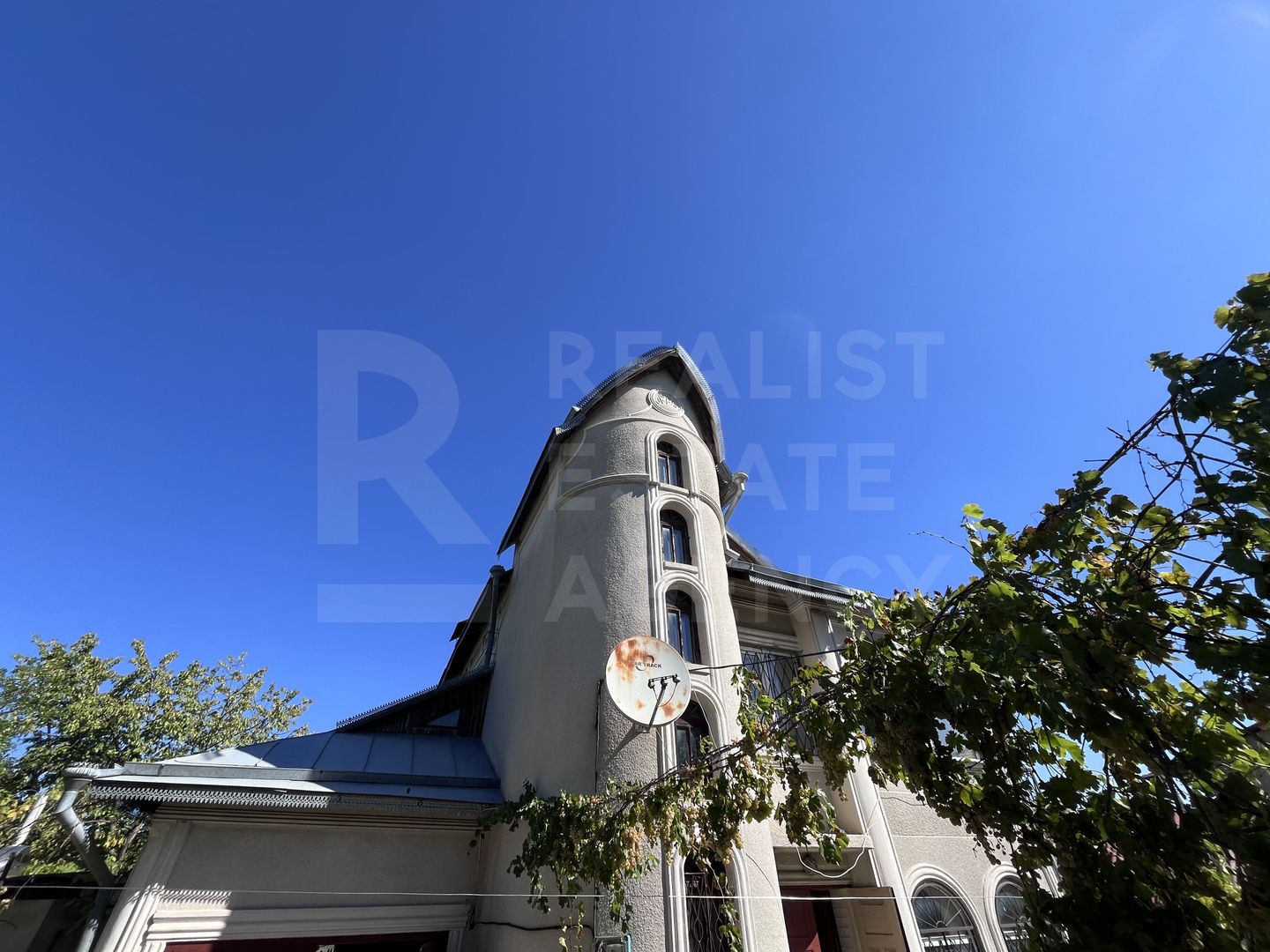 Vânzare, casă, 3 nivele, 5 camere, Strada Bucuria , Ciorescu - Poză 2