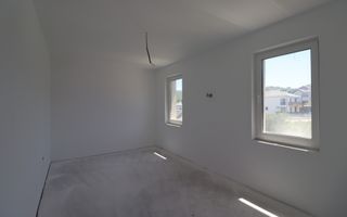 Casa individuala cu teren de 440 mp, situata in Dezmir! - Poză 9