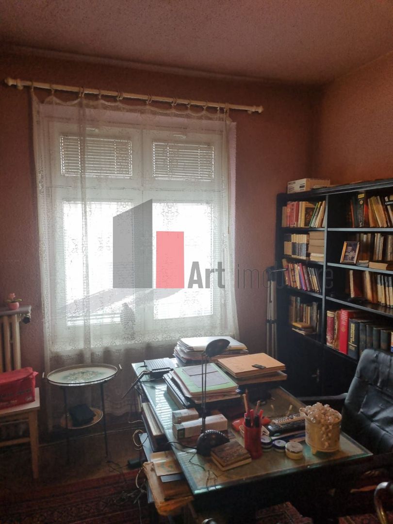 APARTAMENT 3 CAMERE -PIATA ROMANA - Poză 1