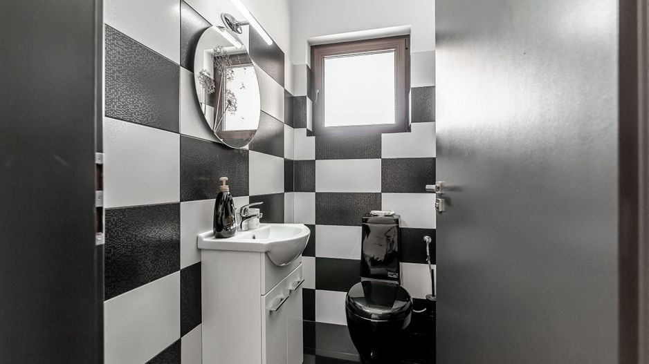 Vilă nouă independentă energetic și 1117 mp teren - Poză 13