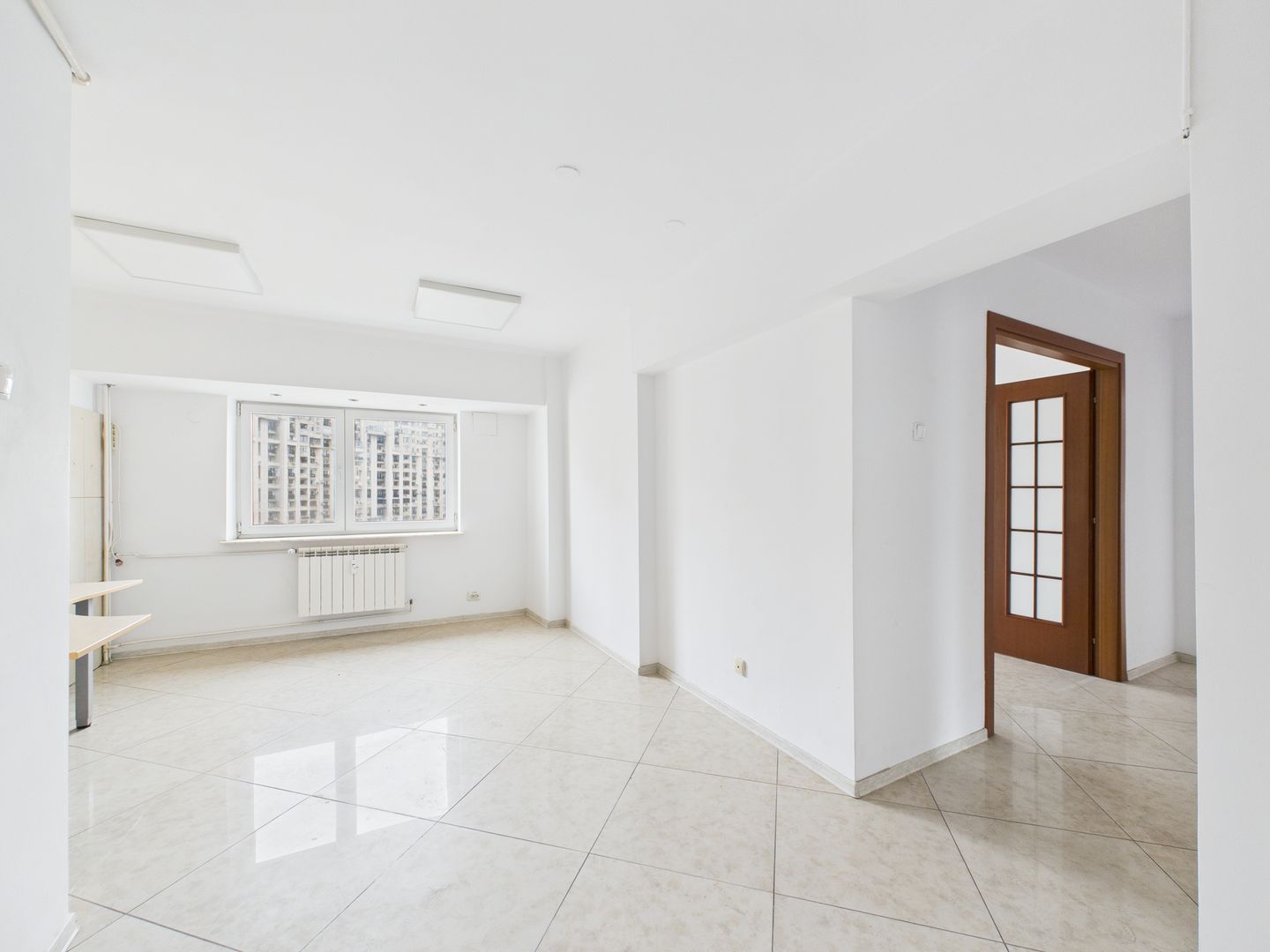 Apartament cu 3 camere de vanzare - Spatiu versatil - Rond Alba Iulia - Poză 6