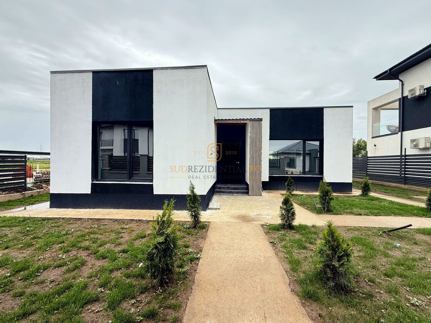 Casa Individuala cu 3 camere, 2 bai, teren 375 mp - zona centrala - Poză 5
