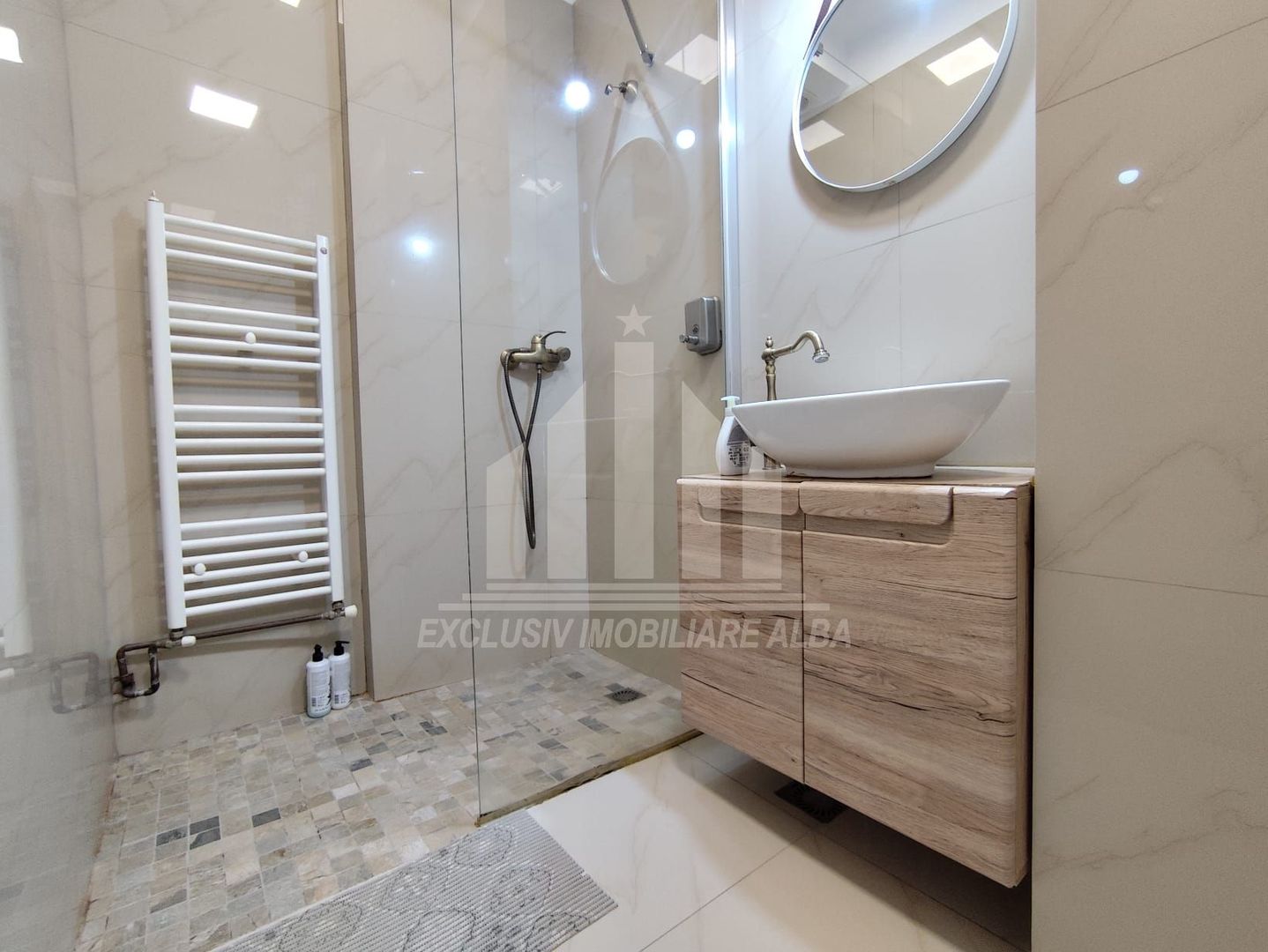 Garsoniera de vanzare in M-uri - Poză 7