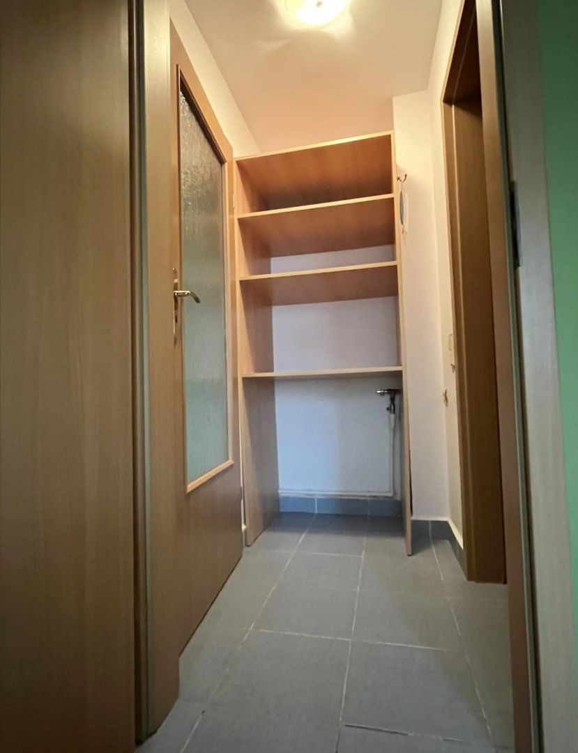 De vanzare apartament 3 camere Centru - Poză 5