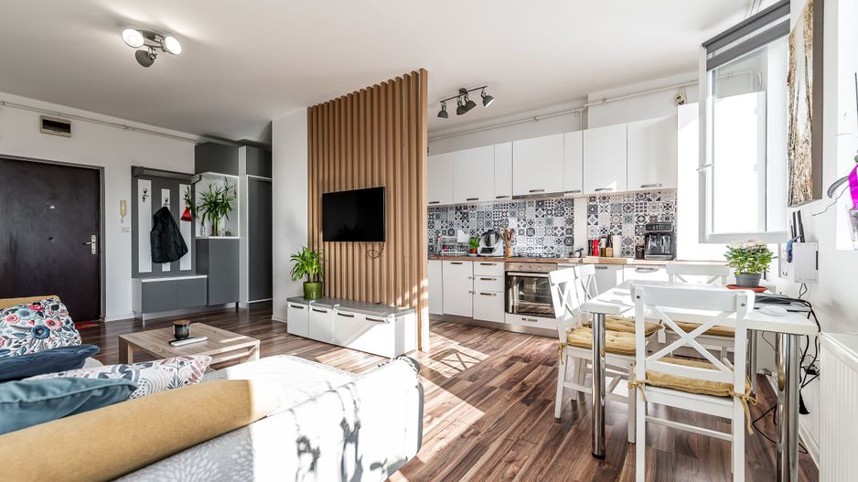 2 camere în blocul Urbanna: Orientare spre răsărit și confort complet - Poză 3