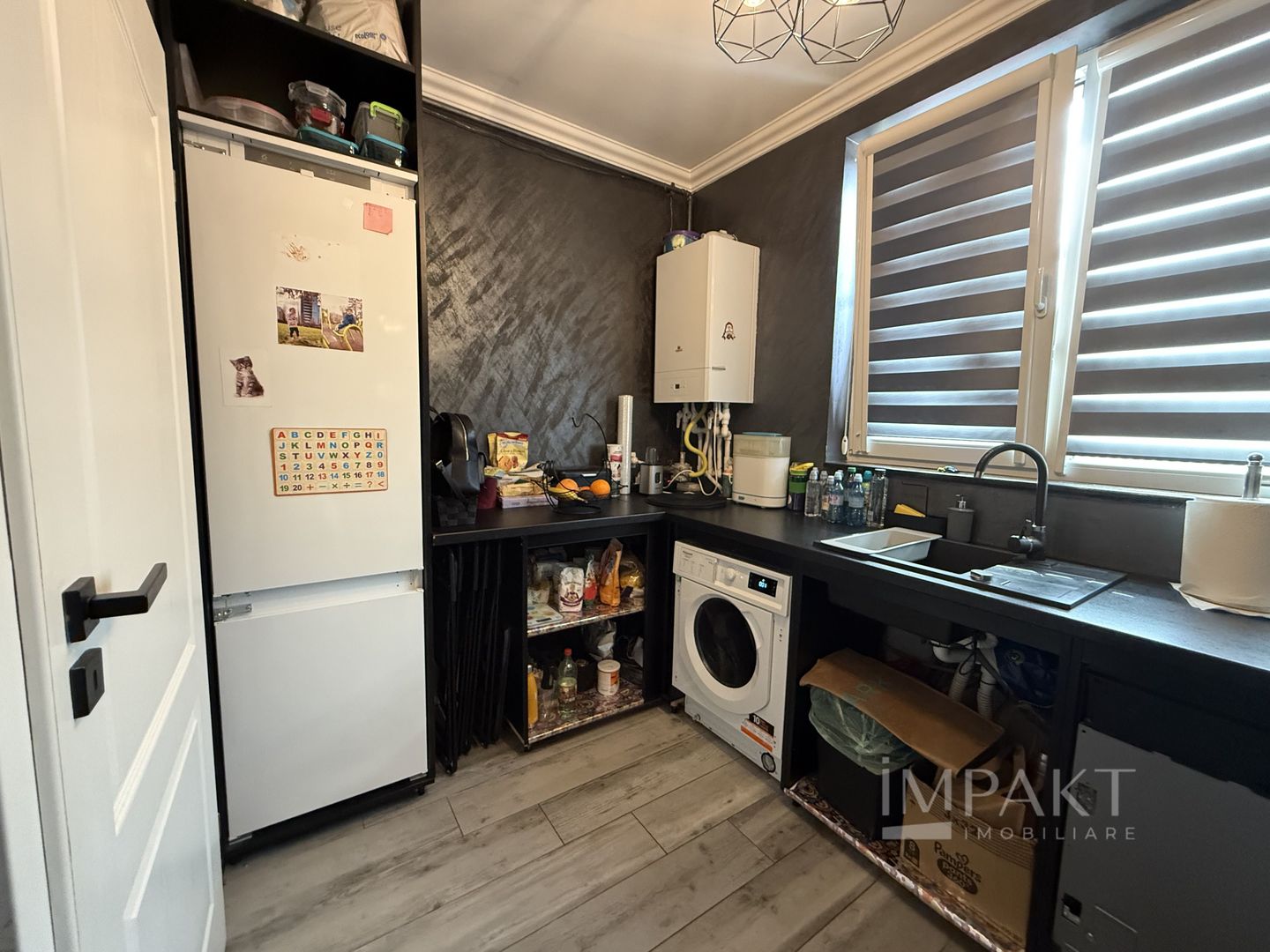 Apartament spatios cu 3 camere in Floresti (Sub Cetate) - Poză 5