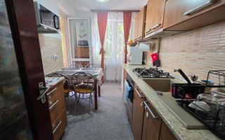 Apartament 2 Camere, Decomandat, Zona Cetate, Etaj 1 - Poză 4