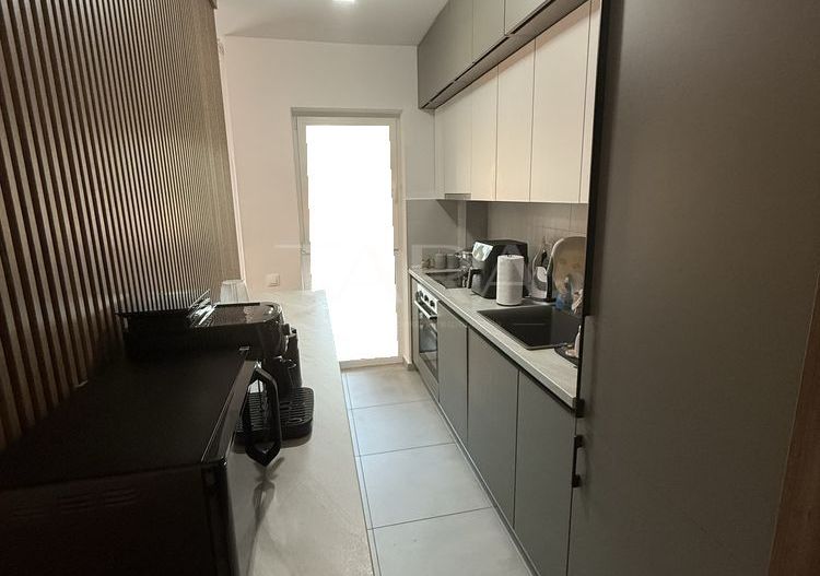 Apartament premium cu 3 camere și parcare subterană în Florești. - Poză 1