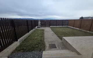 Casă de închiriat - Zona Gușterița, vedere spre munte - Poză 15