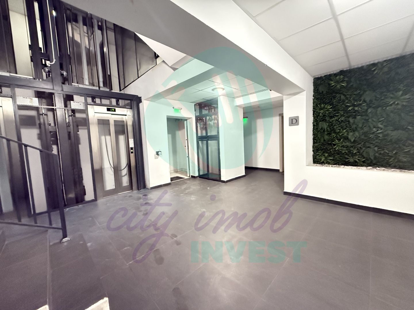 3 camere intr-o cladire cu arhitectura deosebita - Poză 13