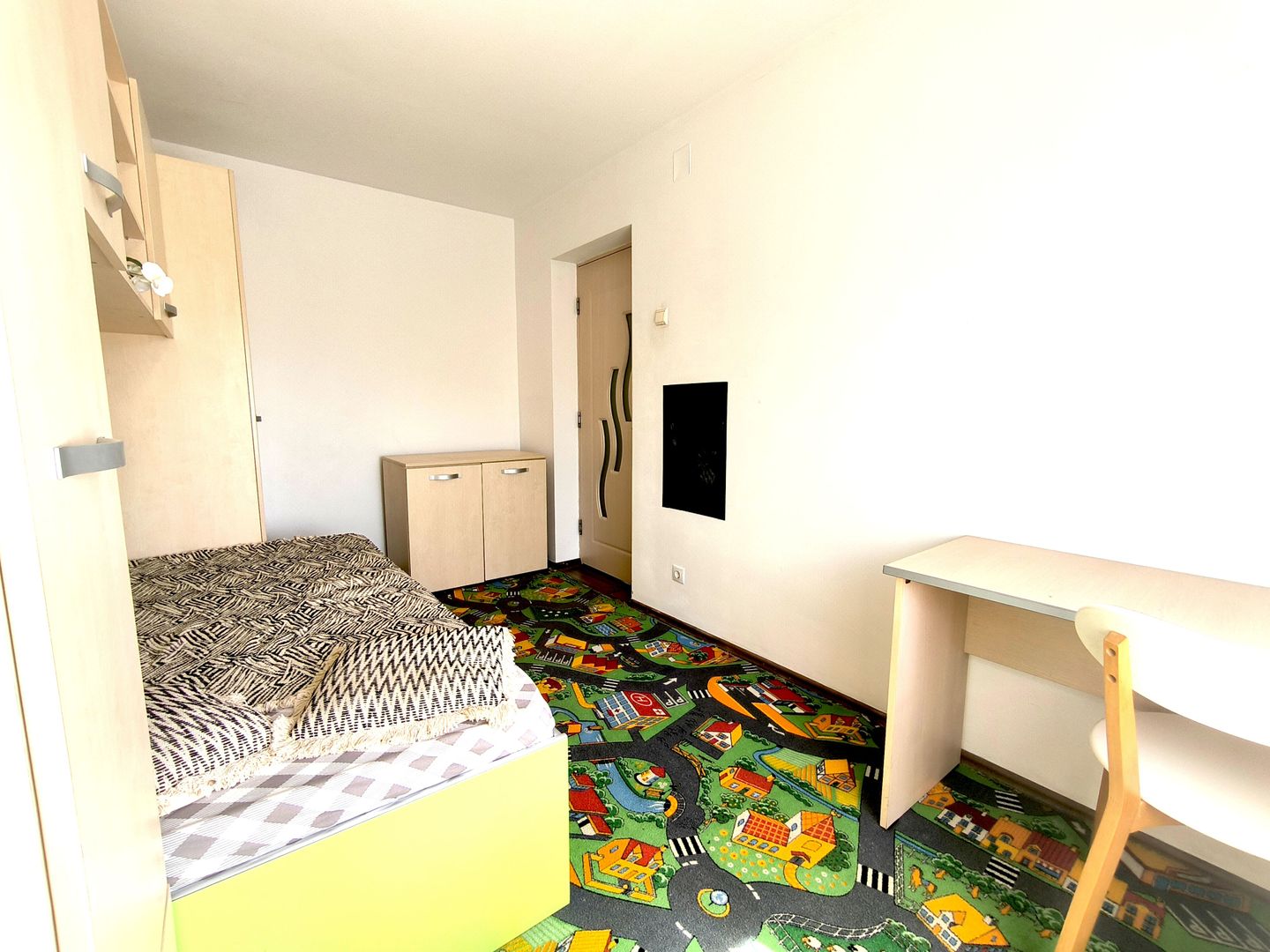 Apartament 3 camere cu centrala, zona Fortuna cu parcare - Poză 4