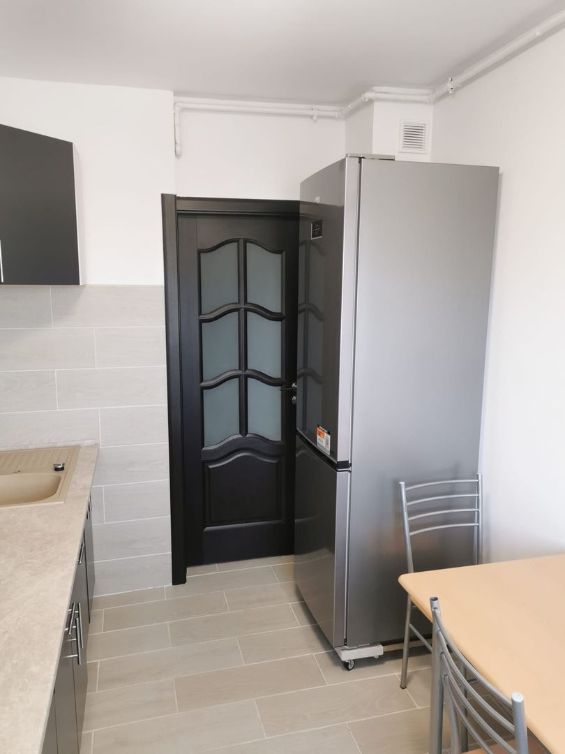 De inchiriat apartament cu 3 camere , Tineretului sector4 - Poză 12