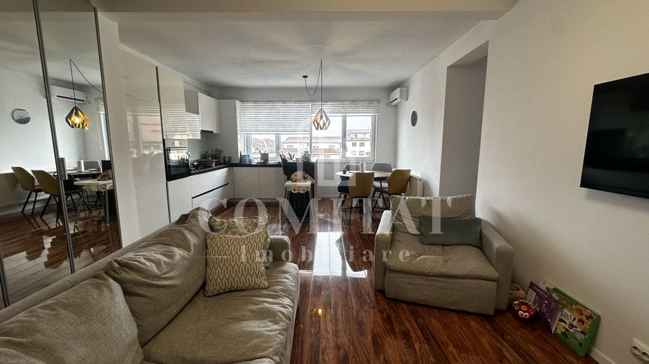 Apartament la etaj intermediar | Loc de parcare | Zona str Sub Cetate - Poză 2