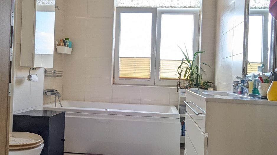 Apartament spatios 100 mp cu lift si 50 mp de terase - Poză 17