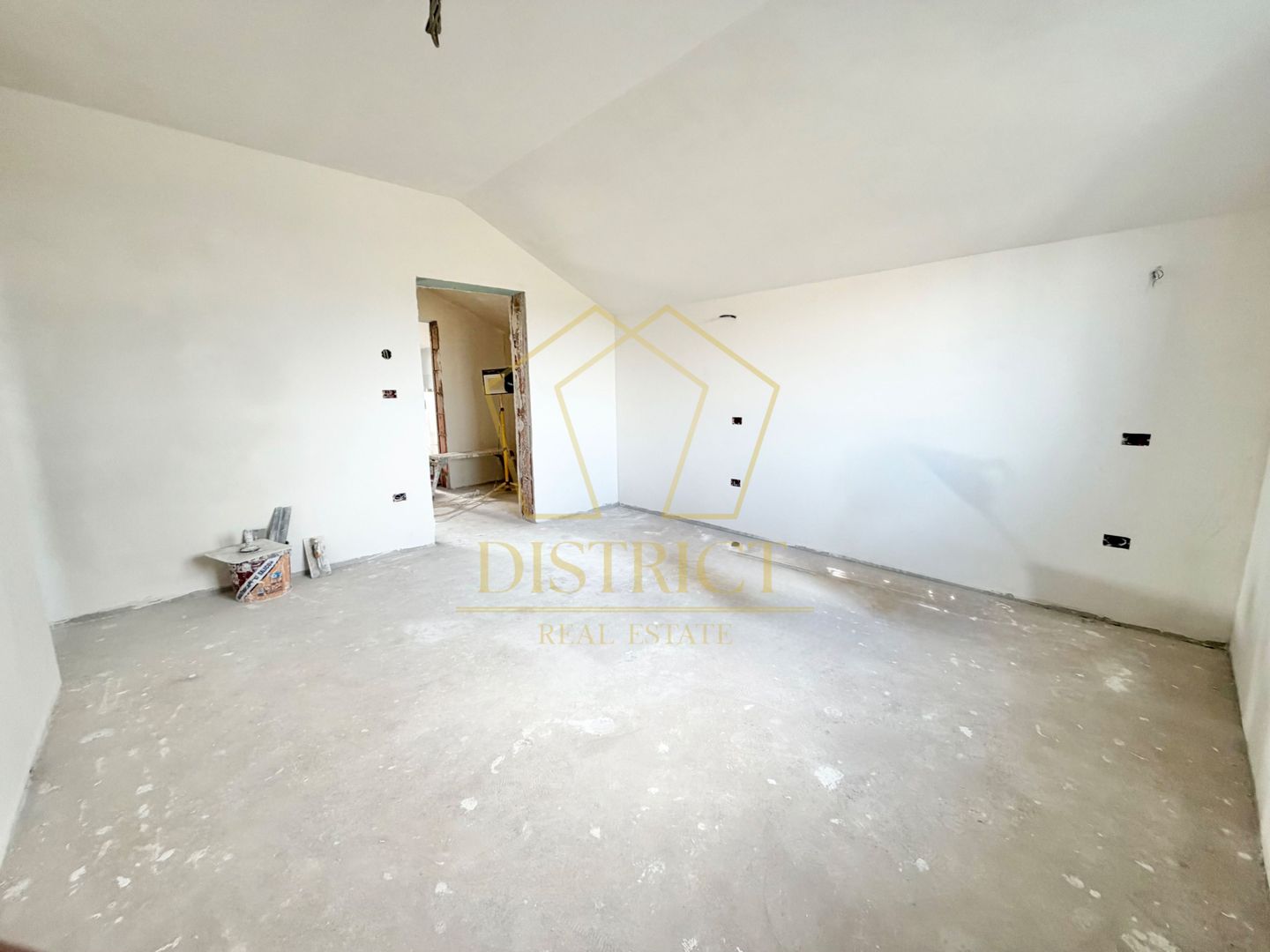 Duplex cu 4 camere 2 bai si dressing, 115 mp utili in Urseni. - Poză 9