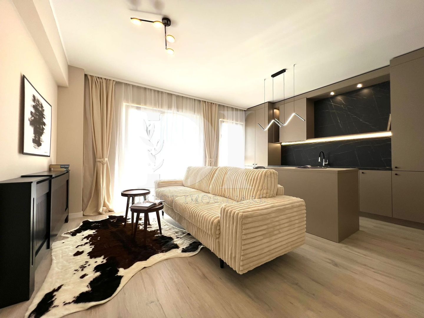 Apartament ultramodern / etaj intermediar / Zona Eroilor - Poză 5
