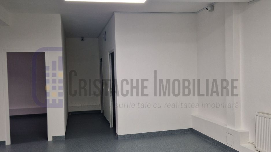 Spatiu comercial renovat si amenajat pentru a fi folosit ca o clinica medicala - Poză 14