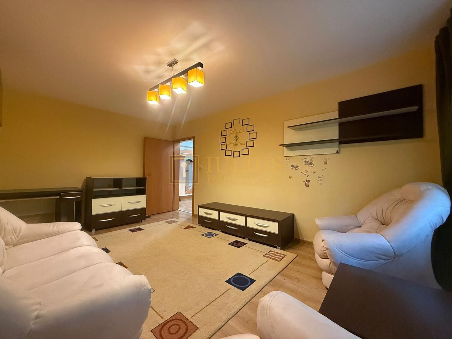 3 camere-calea Aradului, ideal pentru o familie, sau 2 studenti,centrala proprie - Poză 1