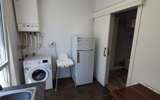 Casa tip insiruit, 5 camere, 2 bai, mobilata si utilata - Poză 5