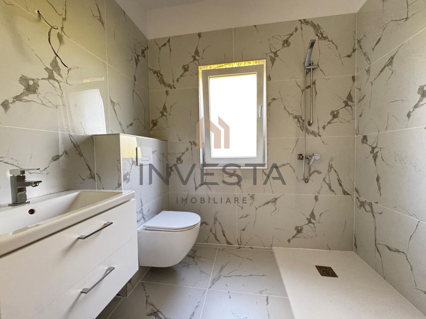 Casa tip duplex de vanzare, constructie noua, strada privata, Floresti - Poză 18