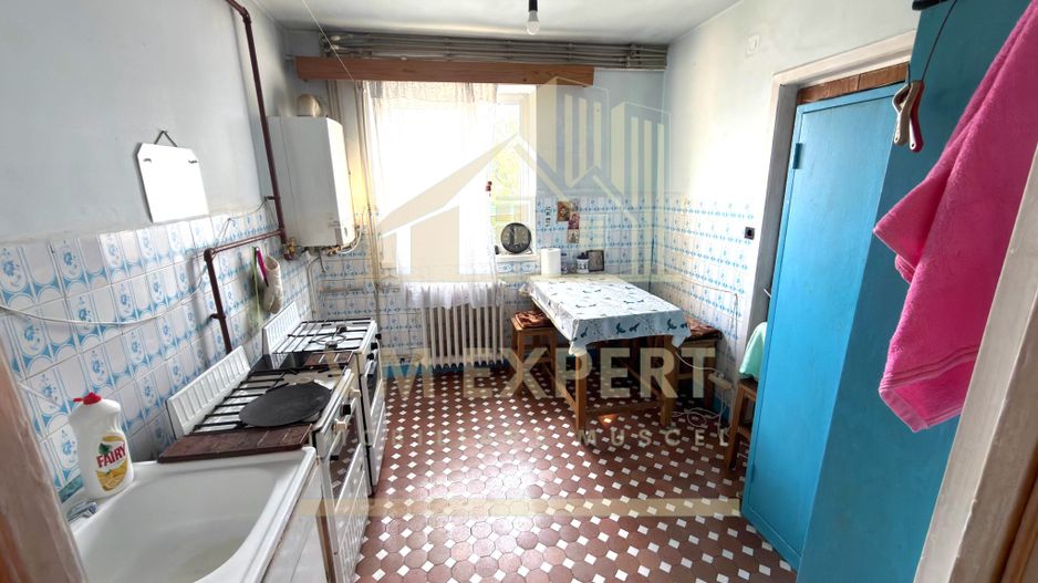 APARTAMENT 3 CAMERE ETAJ 4 CAMPULUNG - Poză 8