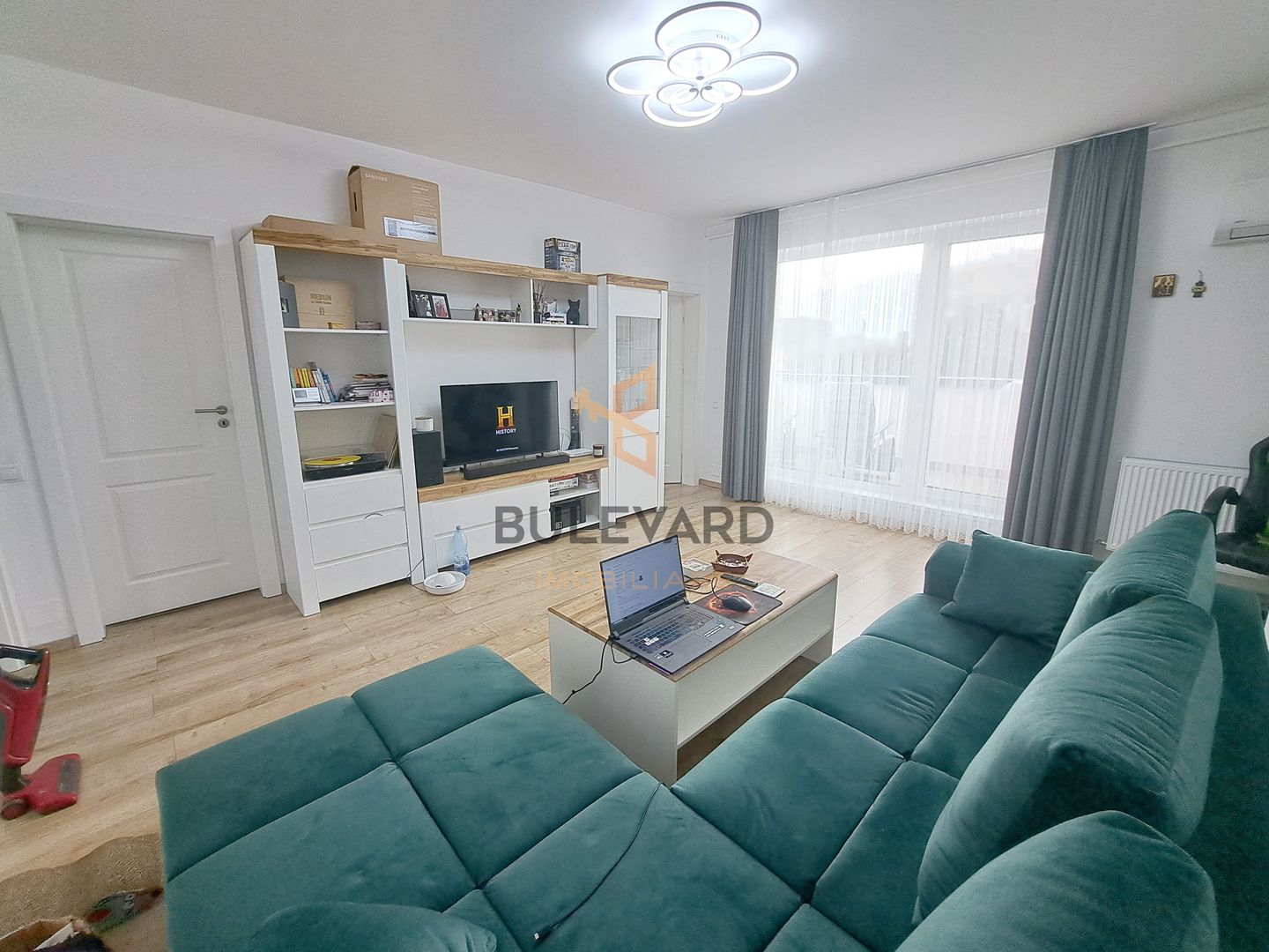 Apartament 2 camere, terasa de 15 mp, Centru! - Poză 2