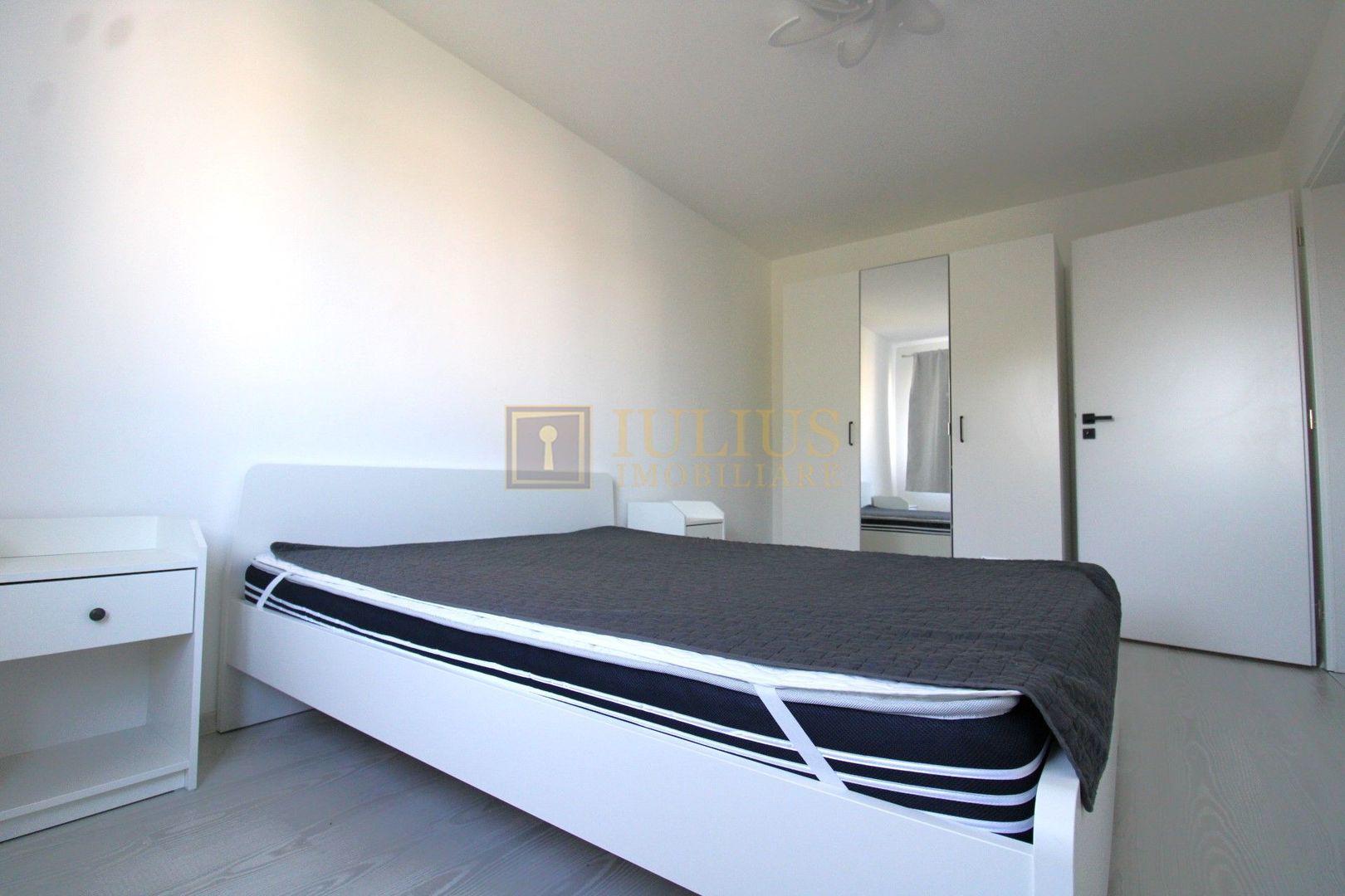 Apartament spatios, amenajat modern, dressing-Cetatii - Poză 14