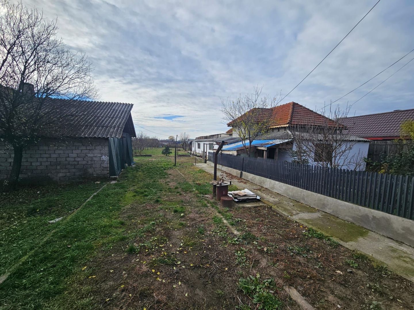 Casa si teren 3500 mp, Stefanesti - Golesti - Poză 1