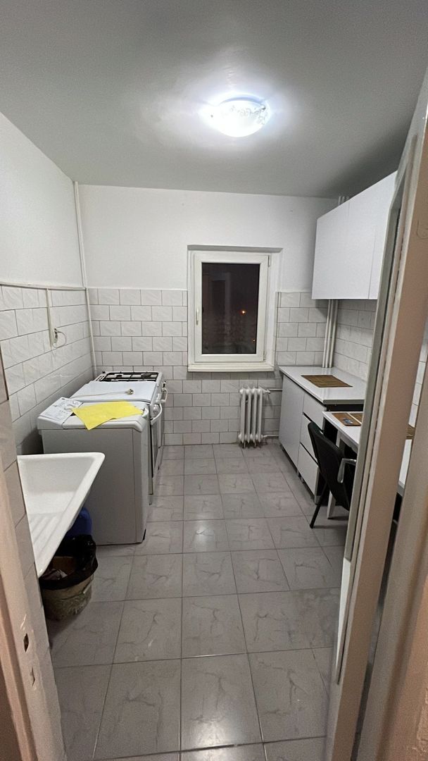 Apartament spatios, doua camere, Dezrobirii - Poză 2
