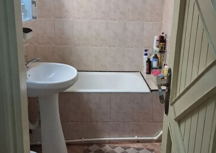 Apartament 3 camere  Sărari etaj 2 - Poză 7
