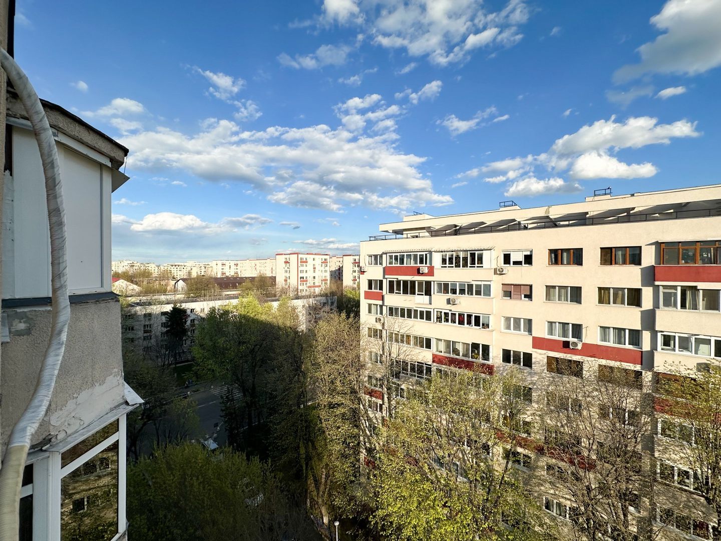 4 camere, 3 dormitoare, 2 băi, boiler, complet renovat - Poză 19