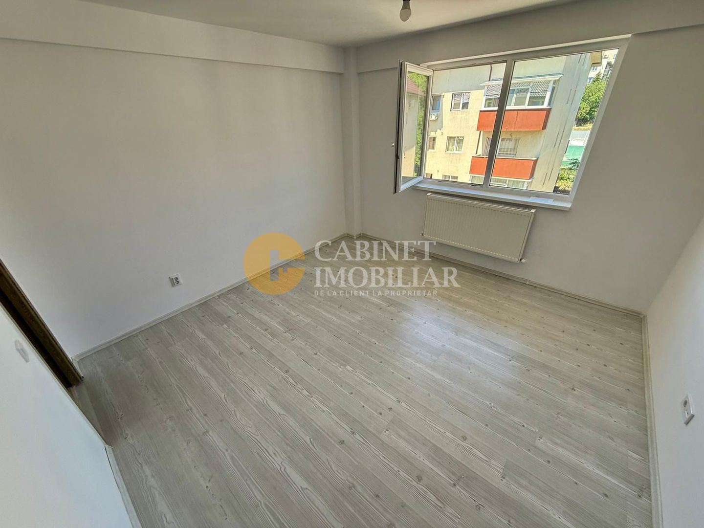 3 CAMERE DECOMANDAT--2 BAI--ROND MALL MOLDOVA - Poză 5