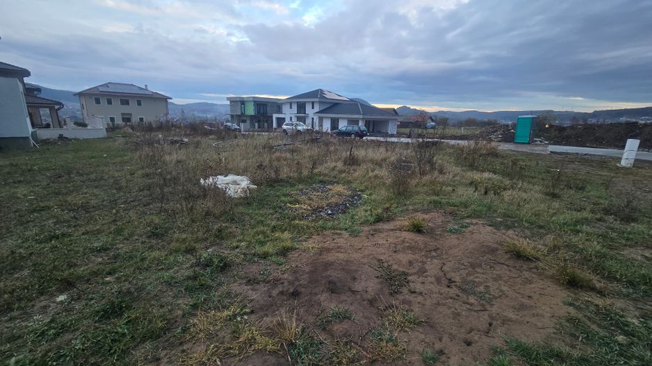 Teren 908mp.zona Penny Corunca CU duplex,toate utilitatile - Poză 4