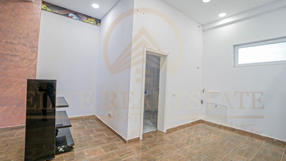 Statiunea Mamaia - Hotel Opera - Spatiu comercial. - Poză 12