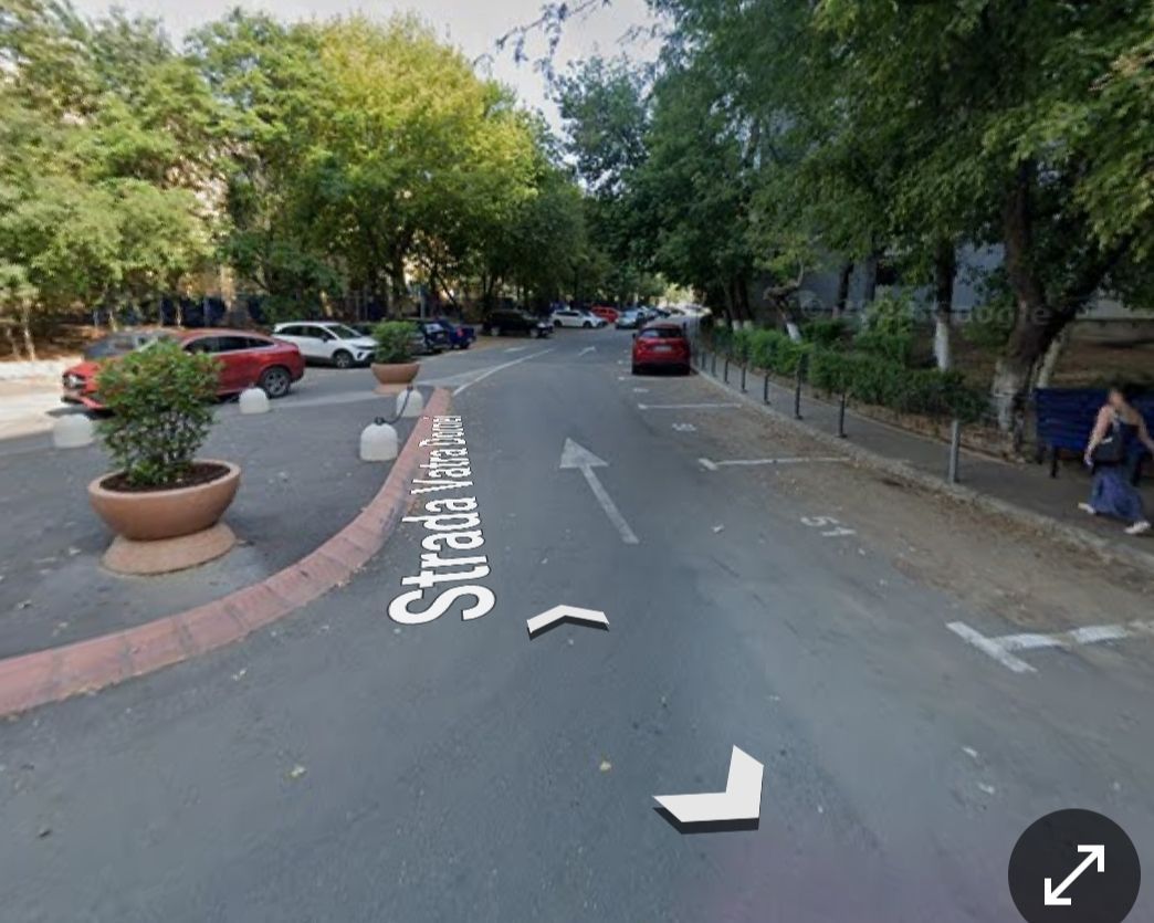 Apartament 3 camere, Decomandat. Bld. Al. Obregia, zona Vatra Dornei. - Poză 2