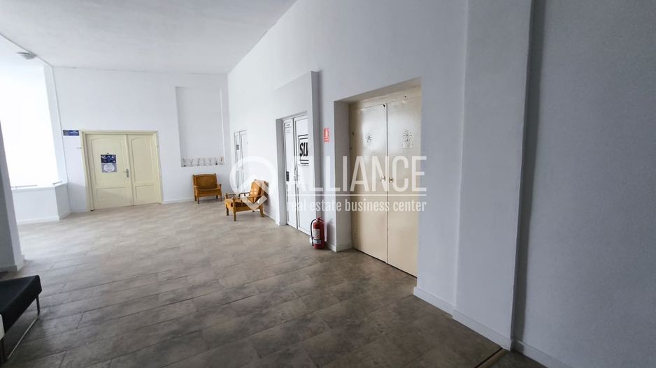 FALEZA NORD cladire multifunctionala 4600 mp cu acces din Bdul Mamaia! - Poză 17