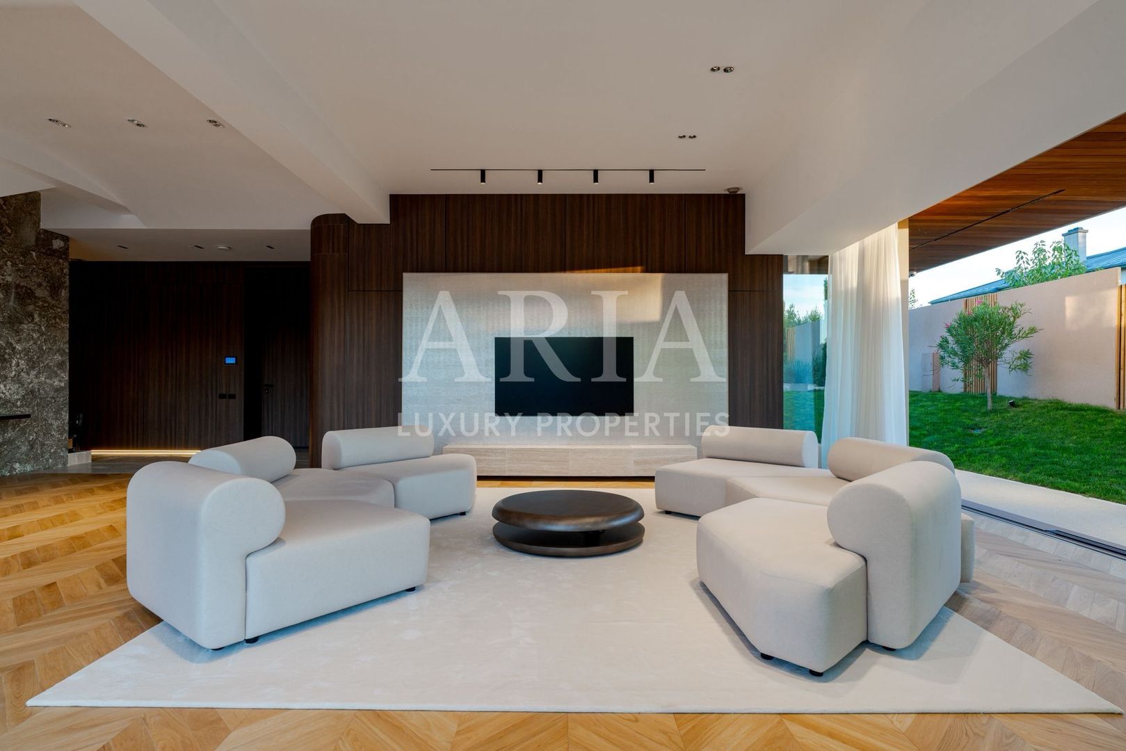 VILA FRONTLAKE SNAGOV – acolo unde arhitectura întâlnește libertatea - Poză 6