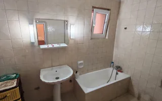 Casă cu teren generos Ghiroda vatra veche - Poză 13