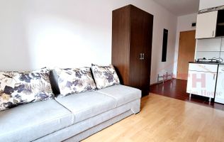 Oferim spre inchiriere garsoniera, loc de parcare, zona Soarelui