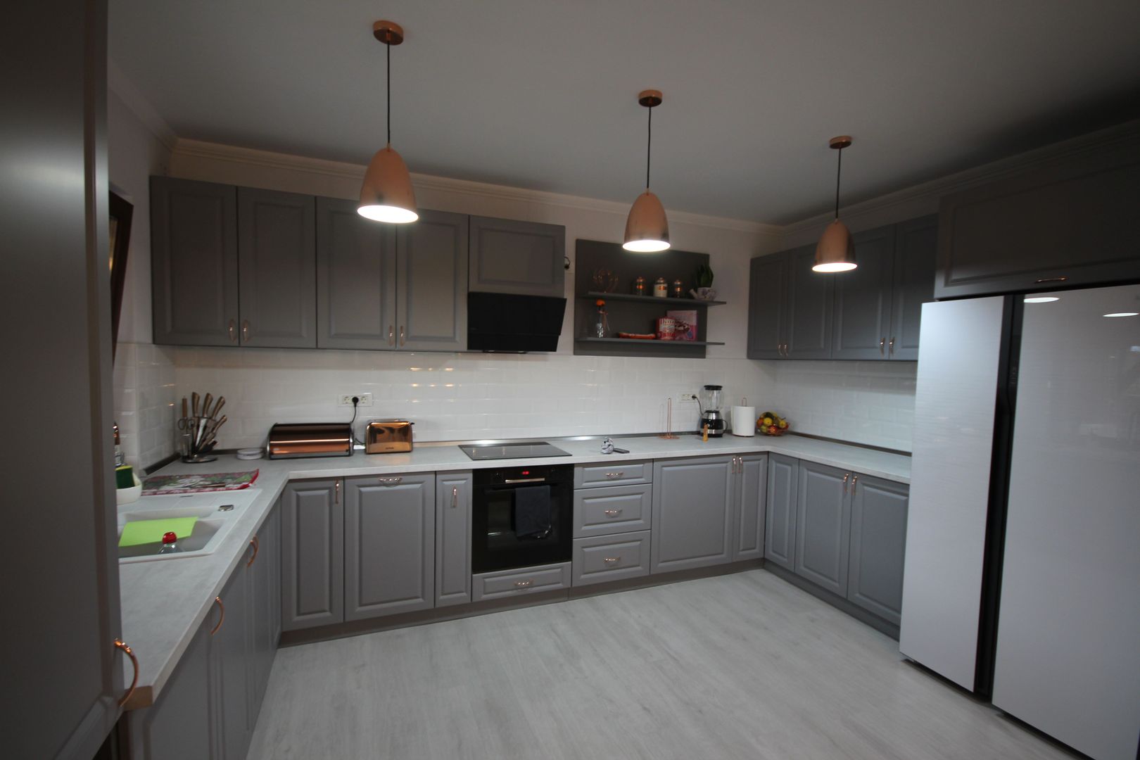 Modern si primitor - Poză 43