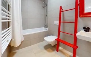 Coresi Urban Vibe | Apartament modern cu vedere directă la pietonală - Poză 31