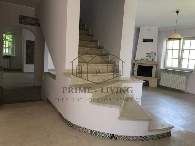 VILA CU 4 DORMITOARE LA INCHIRIERE IN COMPLEX REZIDENTIAL - Poză 4