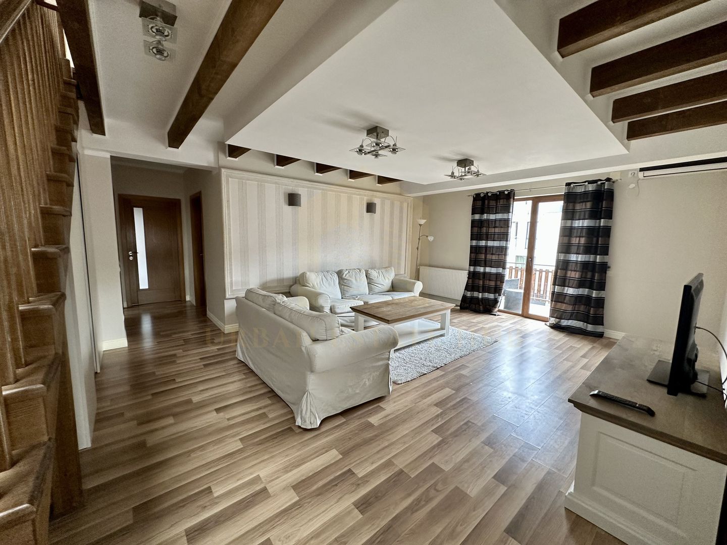 Vanzare apartament 4 camere, zona Grand Hotel Italia - Poză 1