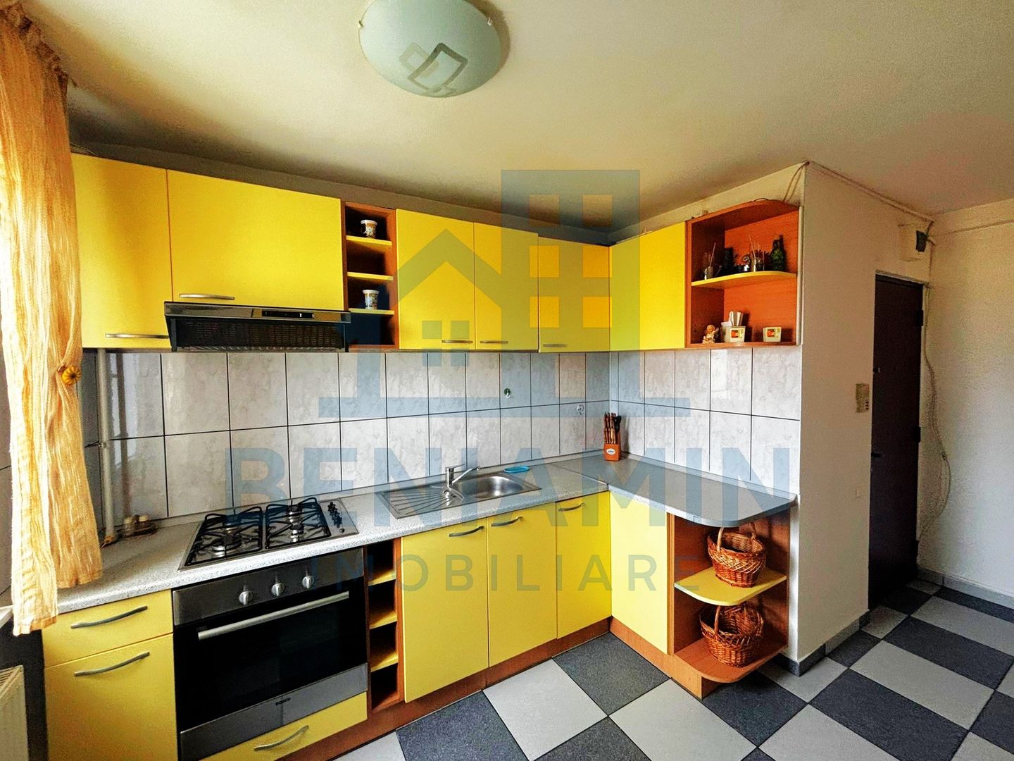 2 camere-49mp-mobilat-utilat-anvelopat-balcon-etaj 4-Astra-Saturn - Poză 6