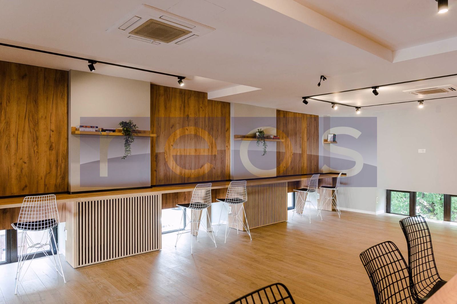 DE VÂNZARE VILA CONSOLIDATĂ ÎN PIAȚA VICTORIEI  | 187 MP | LOCURI DE PARCARE - Poză 4